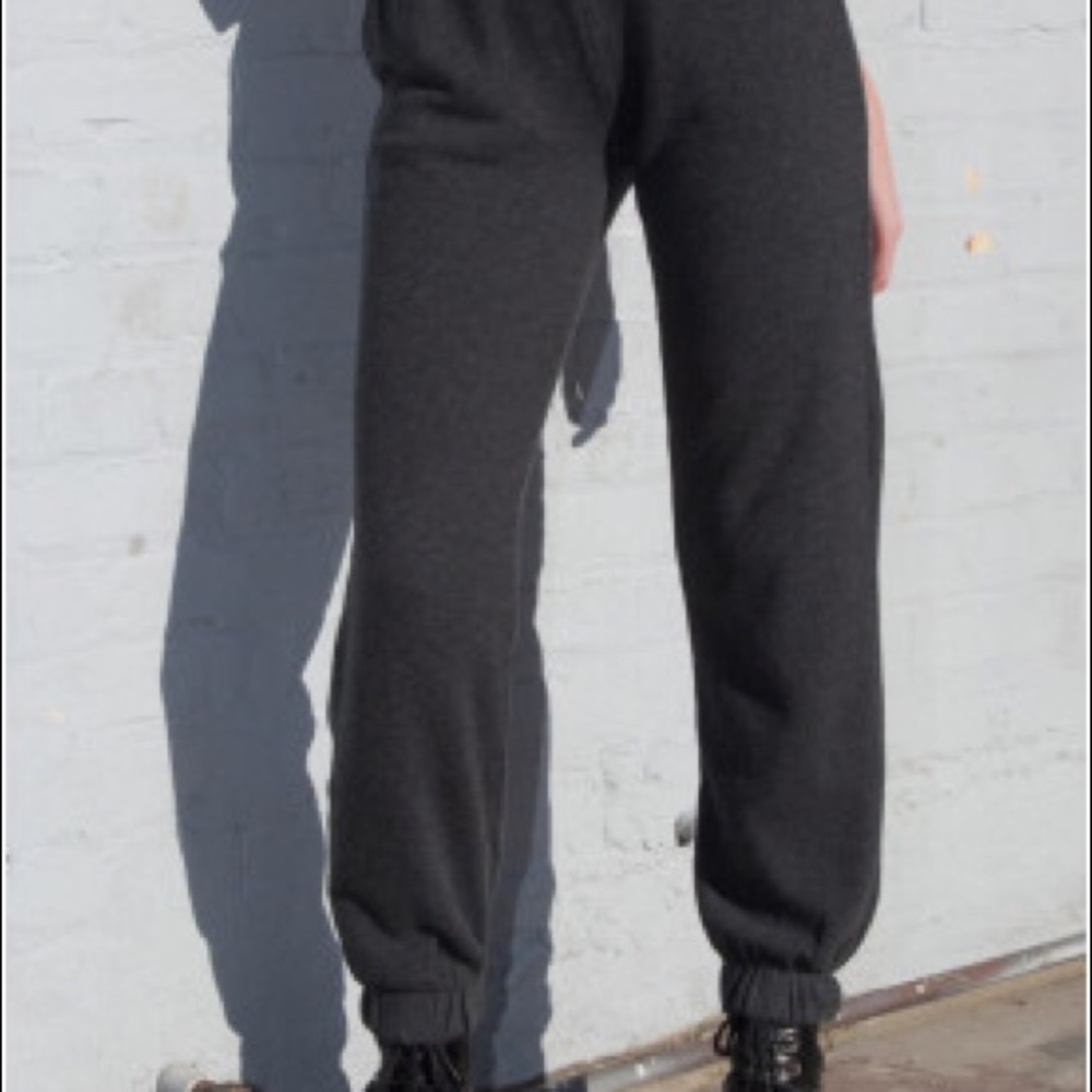 Color - Picture 2 of 3